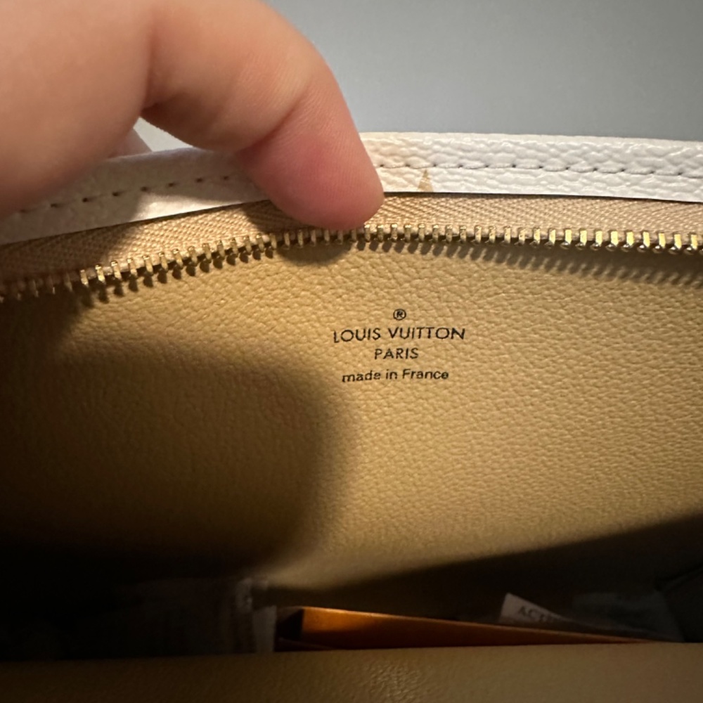 LOUIS VUITTON Monogram Giant Toiletry Pouch 26 Kaki - Picture 6 of 8